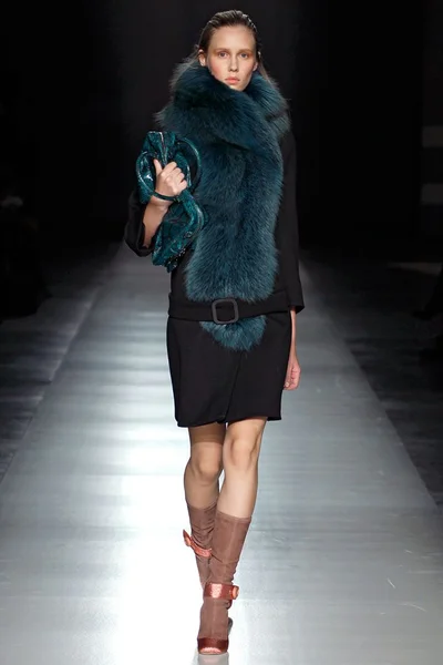 Look 12